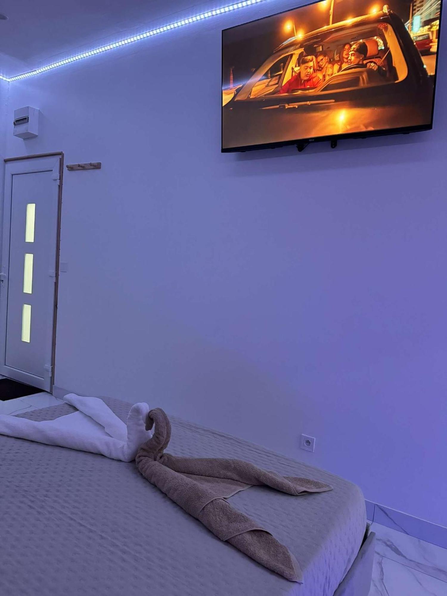 Suite Gold By L Amaryllis I Jacuzzi & Sauna Prive I Centre Beziers Arrivee Autonome Екстериор снимка