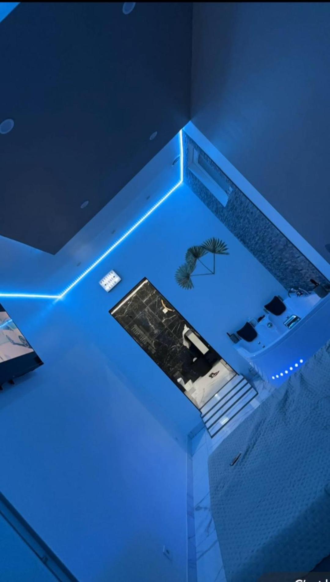 Suite Gold By L Amaryllis I Jacuzzi & Sauna Prive I Centre Beziers Arrivee Autonome Екстериор снимка